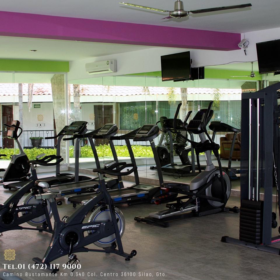 Hotel Ecce Inn & Spa Silao Kültér fotó A gym in Mexico City