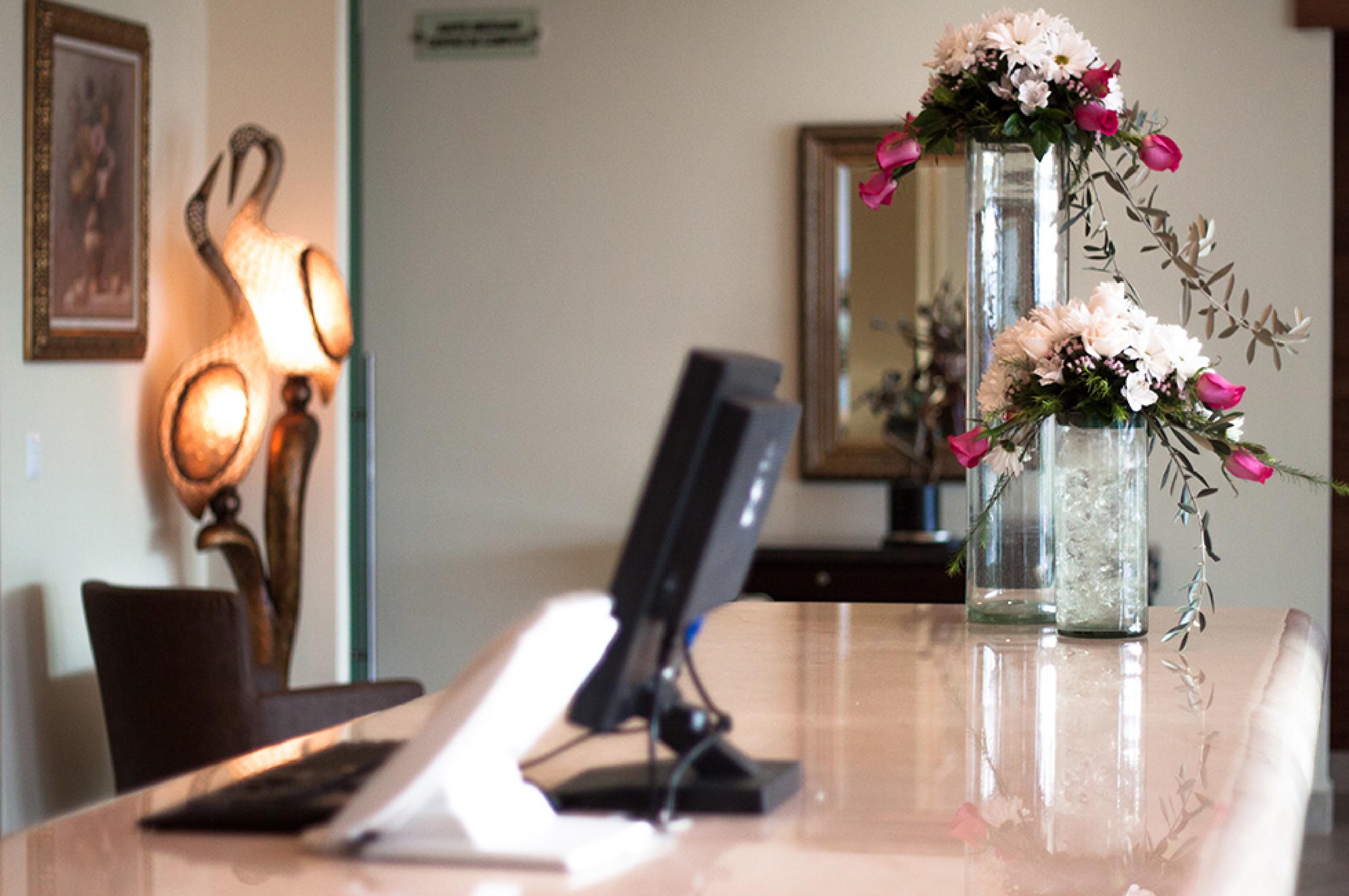 Hotel Ecce Inn & Spa Silao Kültér fotó Reception desk