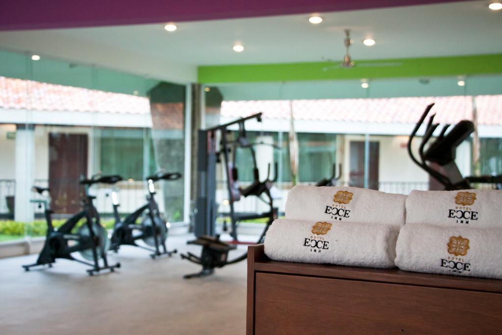 Hotel Ecce Inn & Spa Silao Kültér fotó Fitness Center