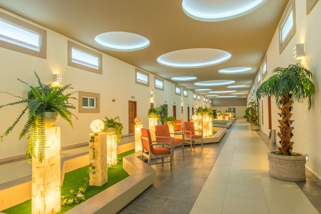 Hotel Ecce Inn & Spa Silao Kültér fotó The interior of the hotel