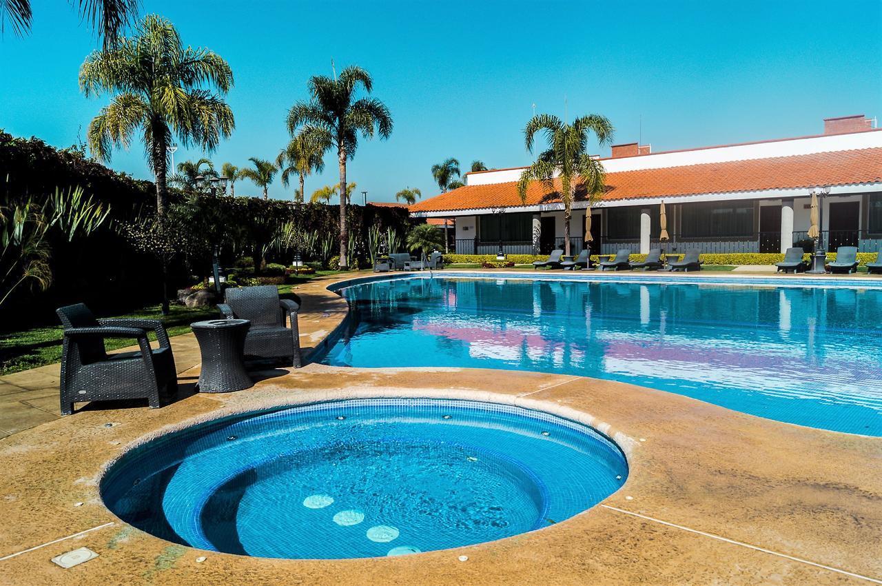 Hotel Ecce Inn & Spa Silao Kültér fotó Club House